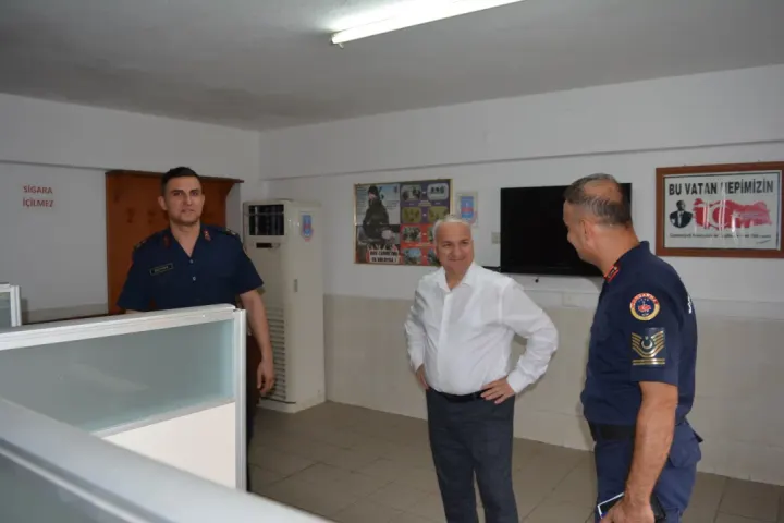 Ceyhan'da Huzur Ve Güvenlik Çalışmaları Masada: Kaymakam Kurtyemez Yetkililerden Bilgi Aldı