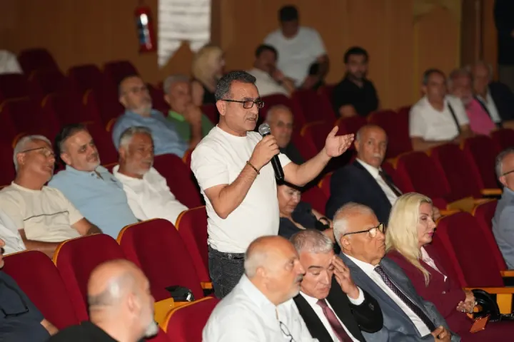 Menderes Samancılar’dan Altın Koza Açıklaması: "İyi Bir Film İnsanı da Ülkeyi de Aydınlatır"