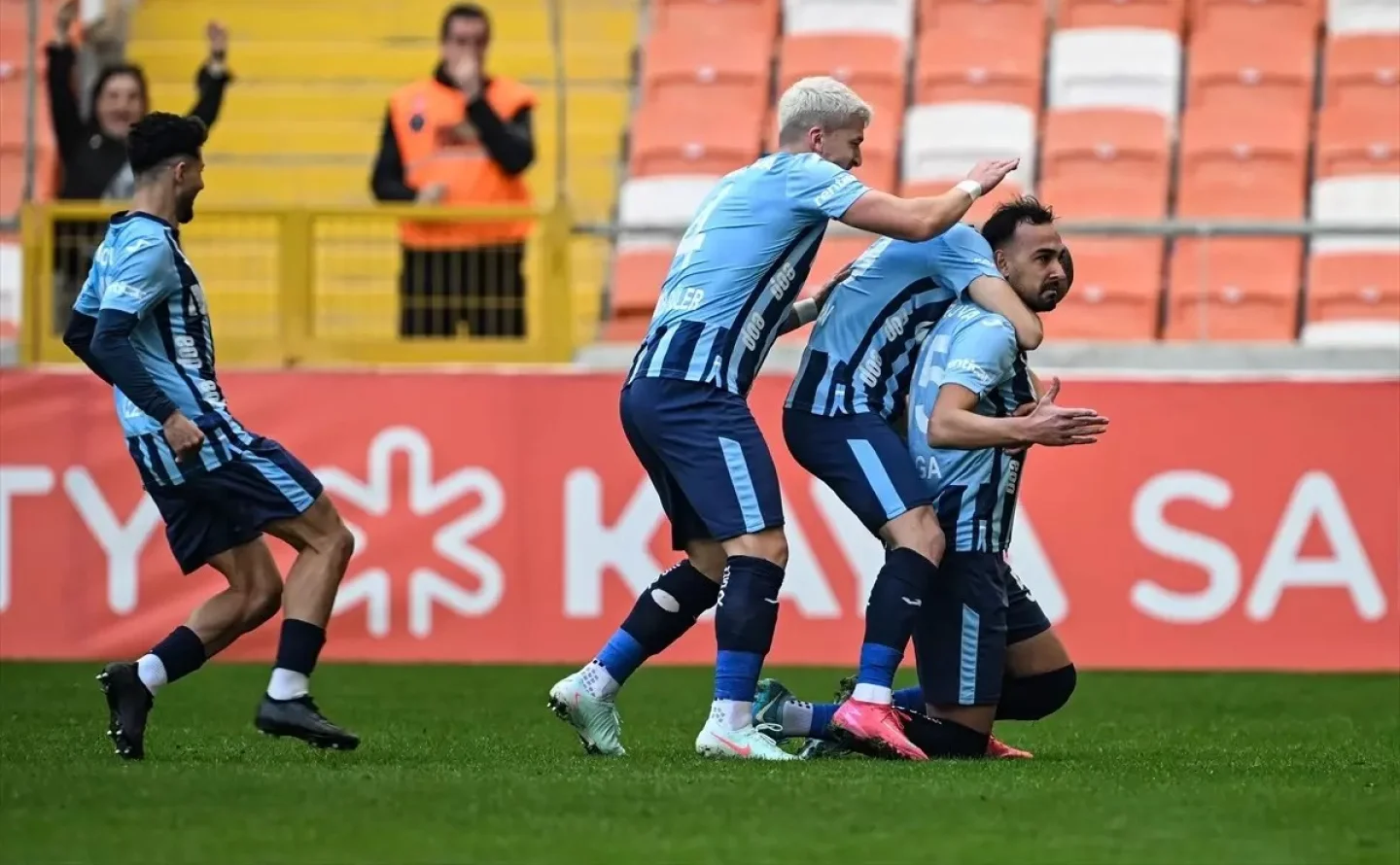 Maçın İlk Yarısında Adana Demirspor-Kasımpaşa 1-1 Berabere Kaldı