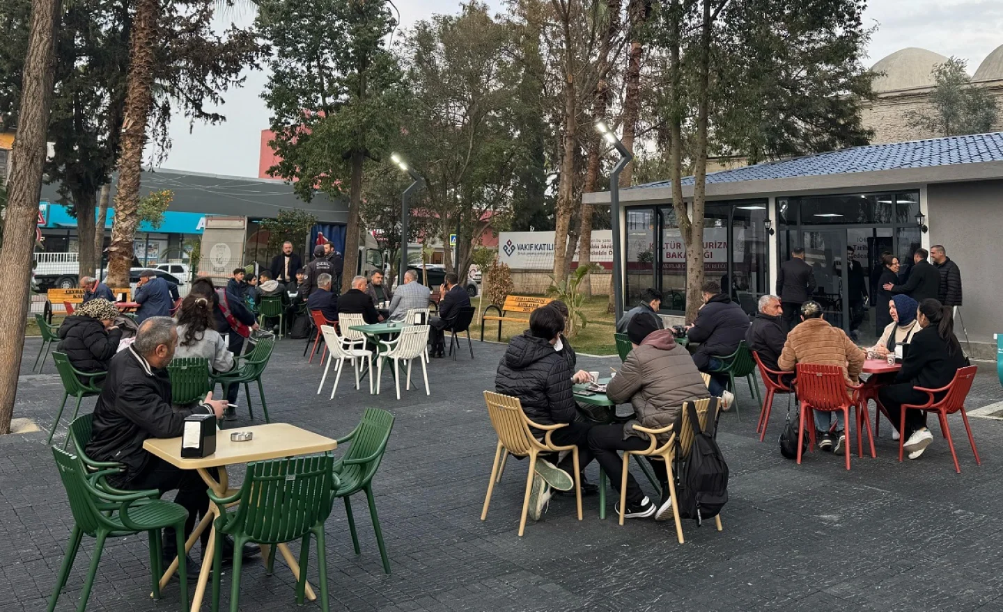Başkan Aydar İlk Kahveyi Yaptı, Kafe Ceyhanlılara Kapılarını Açtı
