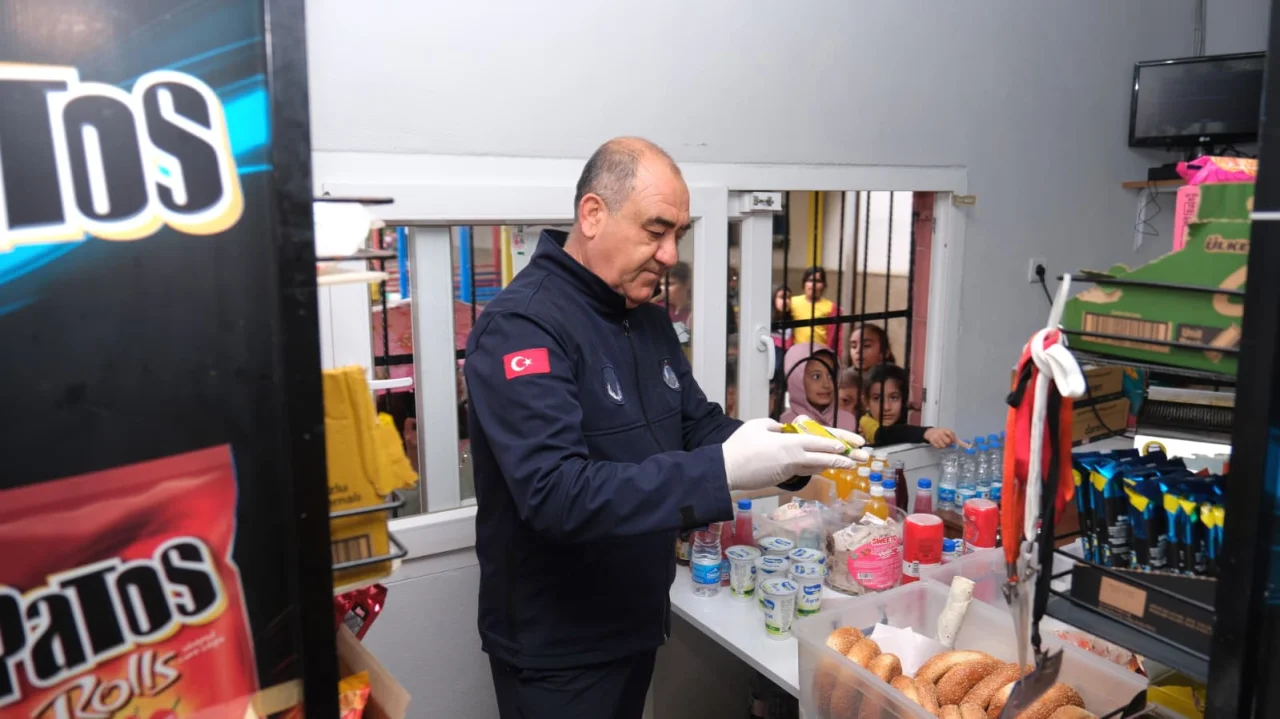 Ceyhan’da Kantinlere Sıkı Markaj: Zabıta Ekipleri Öğrenci Sağlığı İçin Sahada!