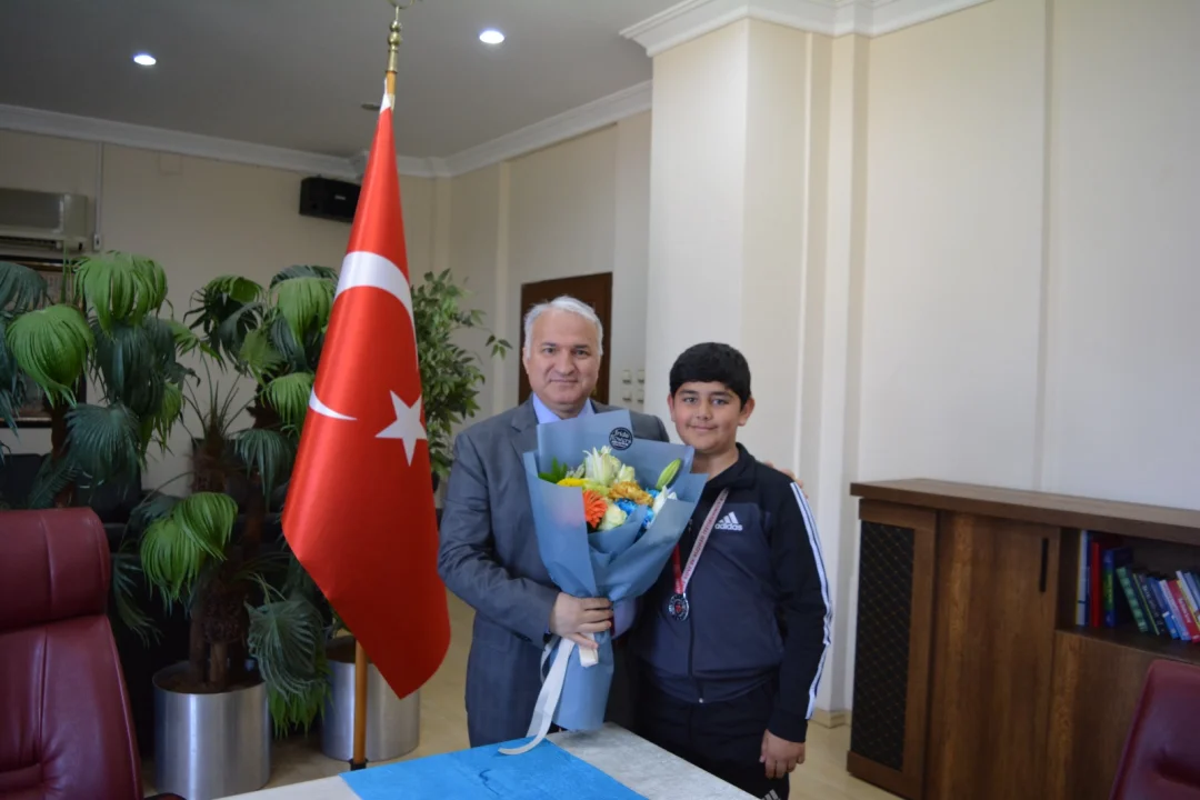 Konya’daki Büyük Sınav Öncesi Moral Ziyareti: Kaymakam Kurtyemez Başarı Diledi