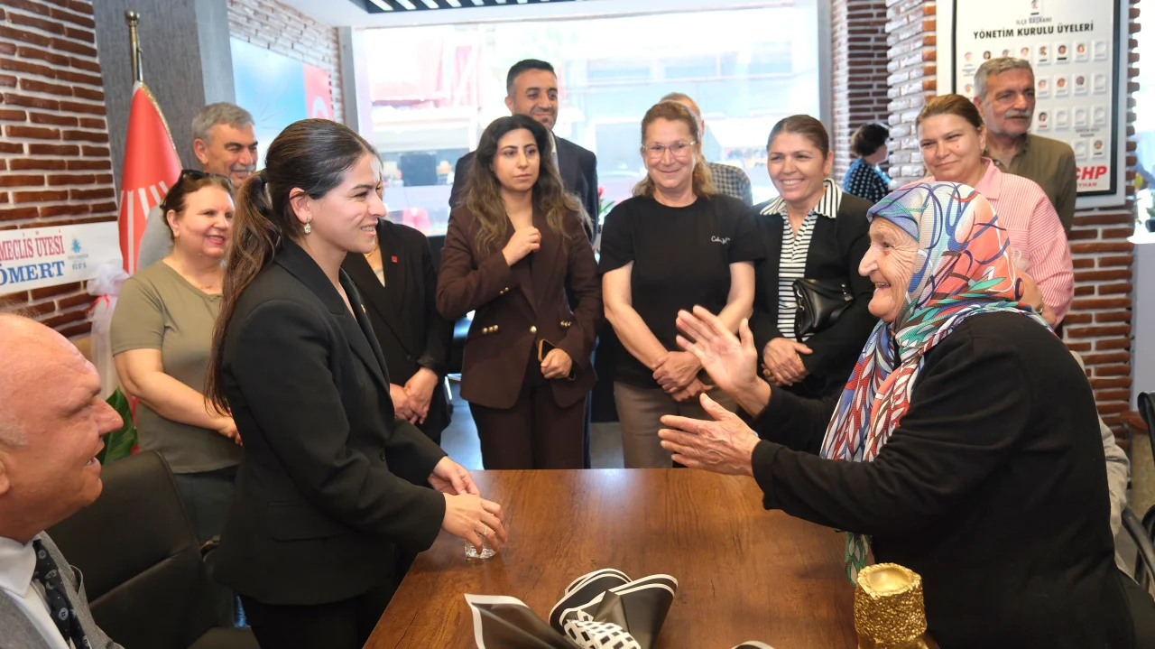 Samimi Atmosfer, Güçlü Mesaj: Sevil Aydar Yıldız CHP İlçe Başkanlığı’ndaydı