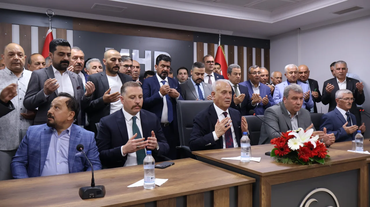 MHP Adana İl'de rekor katılımlı bayramlaşma töreni!