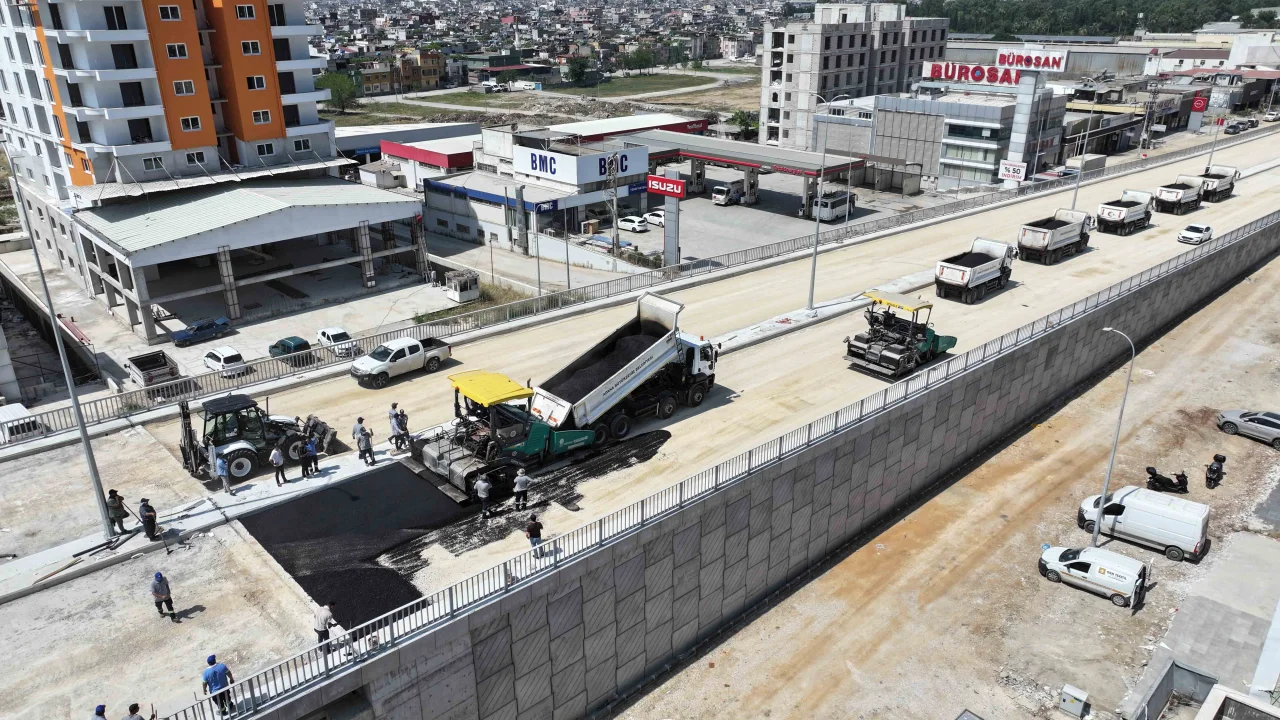 Girne Bulvarı Ege Bağatur Üst Geçidi’nde Geri Sayım: Sabah ve Akşam Yoğunluğu Tarih Oluyor