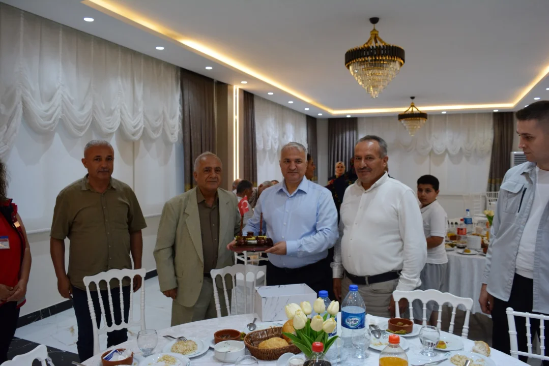 Devletin Şefkat Eli Ceyhan’da: Şehit Aileleri ve Kahraman Gaziler Baş Tacı Edildi