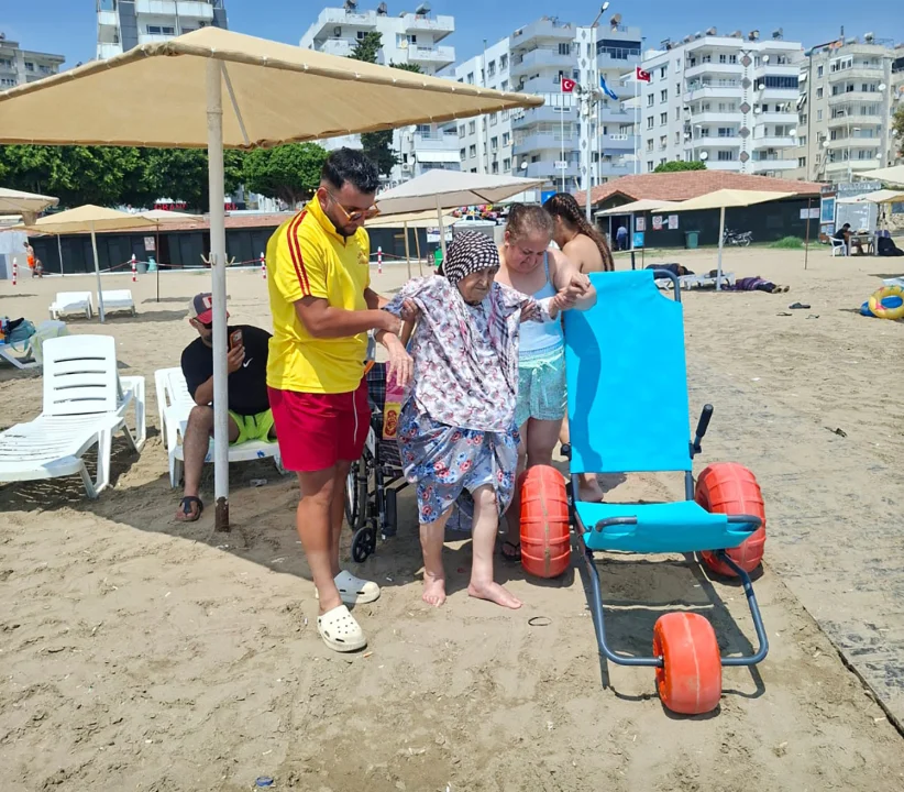 Güneyde Bir İlk: Yumurtalık’ta Engelsiz Plaj Dönemi Başladı!