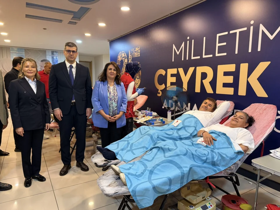 AK Parti Adana Teşkilatı Türk Kızılay İş Birliğiyle Kan Bağışında Bulundu