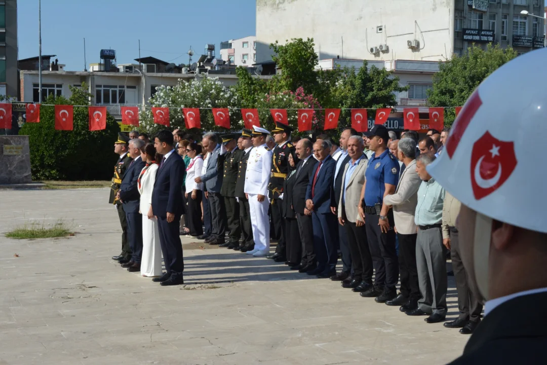 Ceyhan’da Büyük Zafer’in 104. Yılında Aziz Şehitlerimiz Gururla Yad Edildi