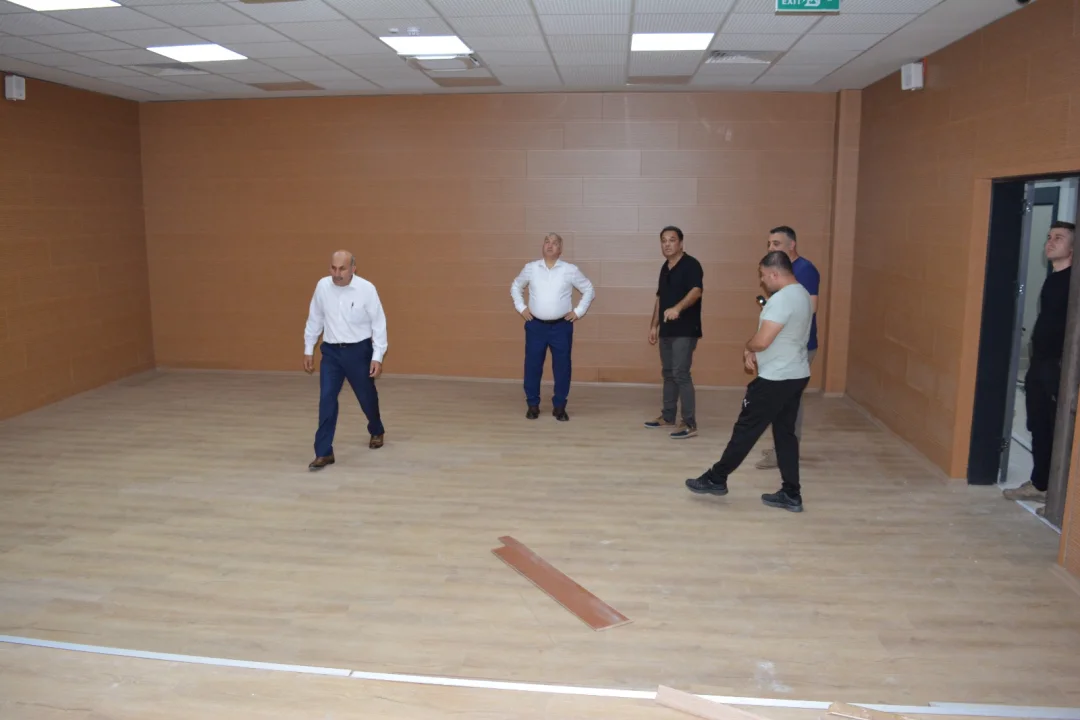Ceyhan’da Okul İnşaatı Tamamlandı: Kaymakam Kurtyemez Yetkililerden Bilgi Aldı