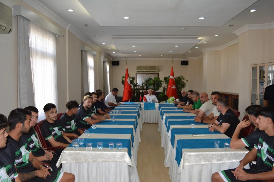 Başkan Fahrettin Varlı Liderliğinde Ceyhan FK 1967 Sahaya İndi