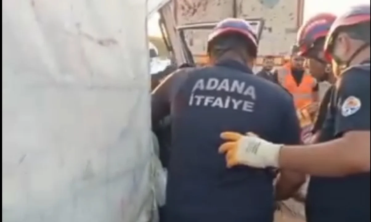 Ceyhan’da Kanlı Kaza: Güvenlik Ekipleri Otoyolda İnceleme Başlattı