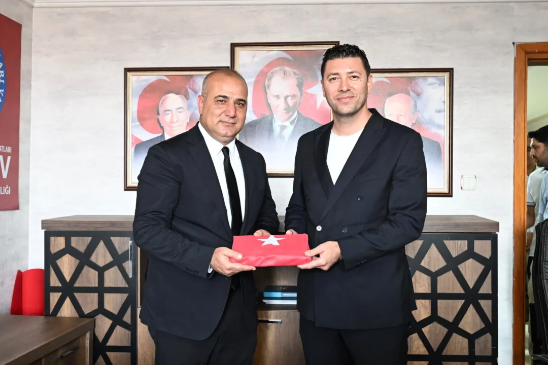 Cumhur İttifakı TÜRKAV'da Buluştu: Hakan Yıldırım ve Bilal Uludağ'dan Kadir Gül'e Ziyaret