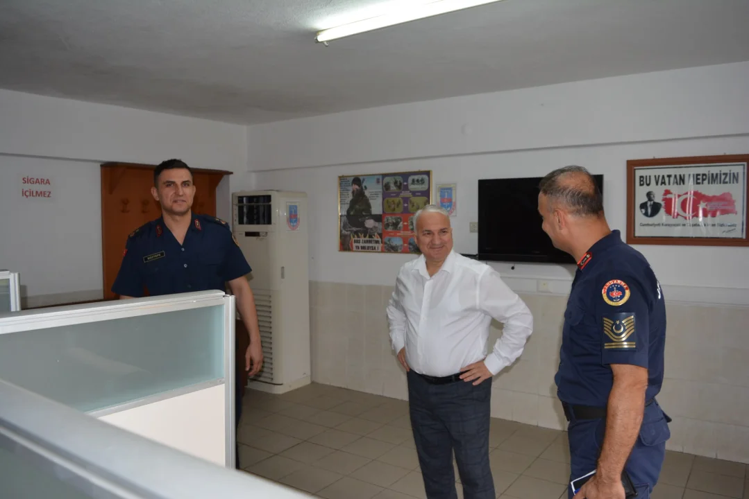 Ceyhan'da Huzur Ve Güvenlik Çalışmaları Masada: Kaymakam Kurtyemez Yetkililerden Bilgi Aldı