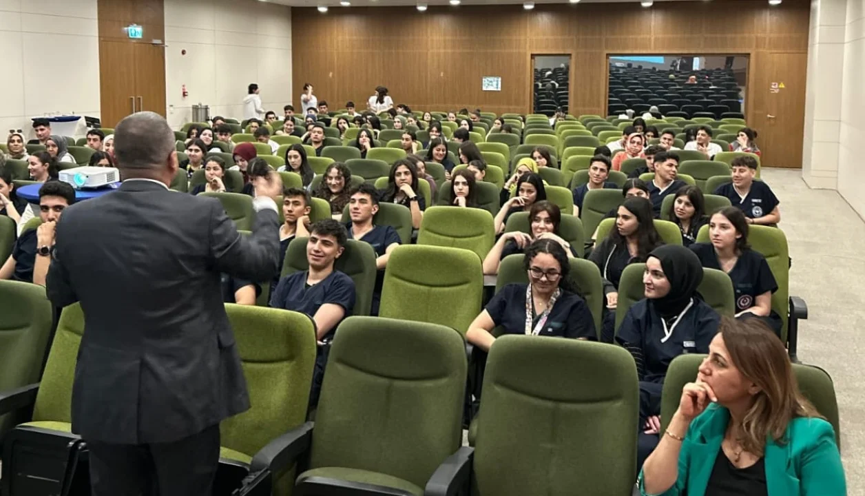 Adana’da Geleceğin Sağlık Girişimcileri Yetişiyor
