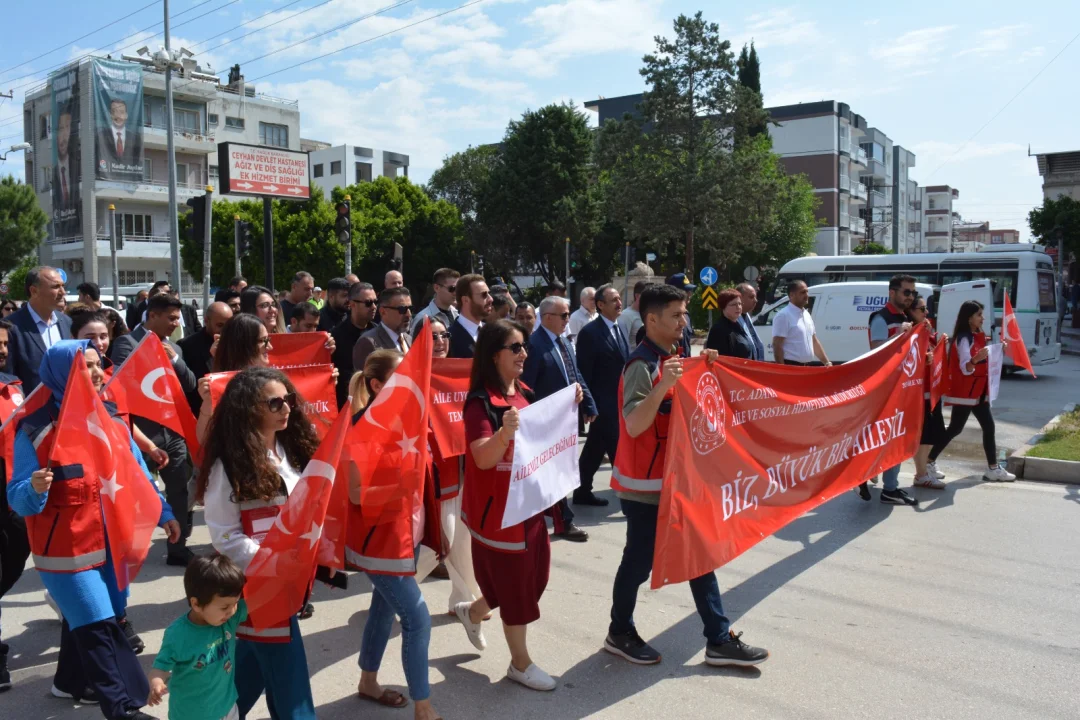 Ailenin Gücü İçin Yürüdüler: Ceyhan’da Farkındalık Etkinliği