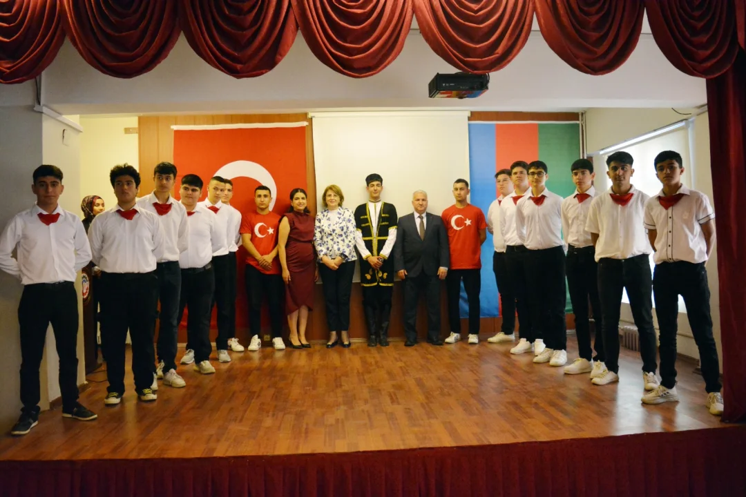 Heydar Aliyev MTAL’de Duygulu Anma Programı: Öğrencilerden Etkileyici Performanslar