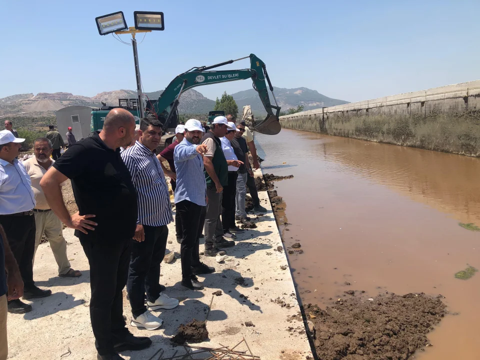 Sulama Kanalındaki Onarım Çalışmaları Tüm Hızıyla Sürüyor