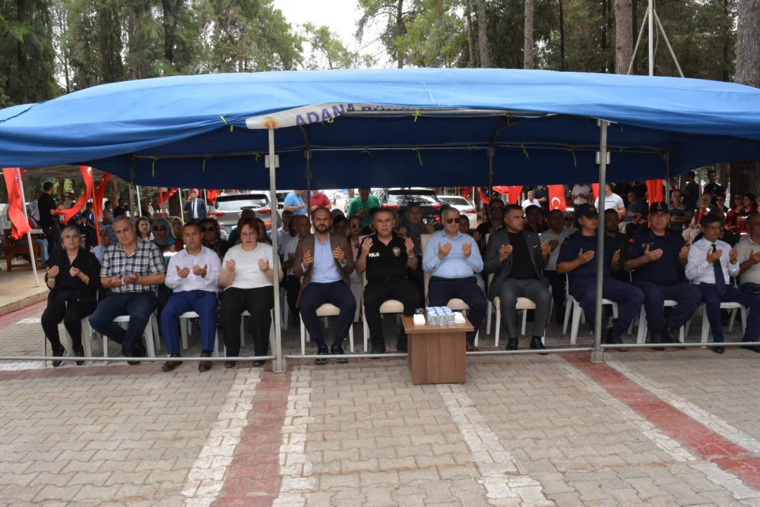 Ceyhan’da Şehitlik Ziyareti ve Cumhuriyet Meydanında Anma