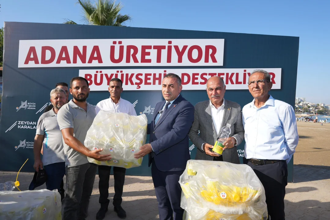 Yumurtalıklı çiftçilere ilaçlama makinesi ve zararlı böcekler için tuzak desteği