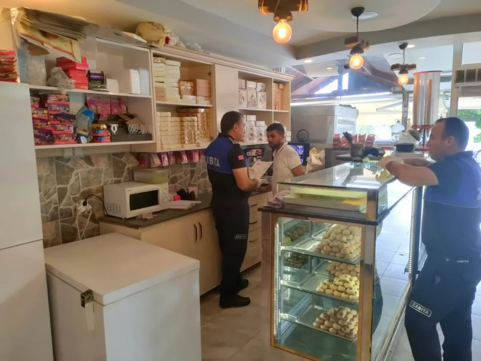 Yumurtalık Belediyesi ekipleri sahada özveriyle görev yapıyor