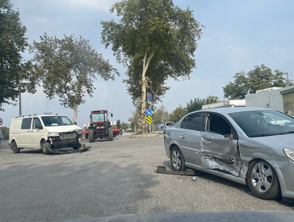 Ceyhan’da Demir Köprü Önü Yine Kaza Noktası Oldu