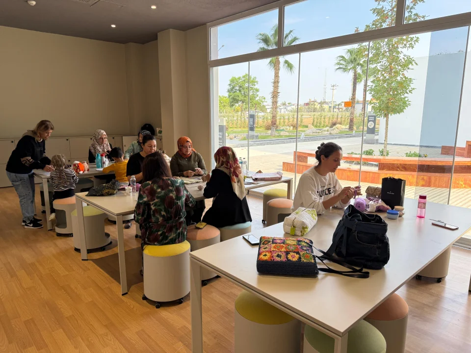 Kır Çiçekleri Atölyesi’nde Üretim Zamanı: El Sanatları Kursu Başladı