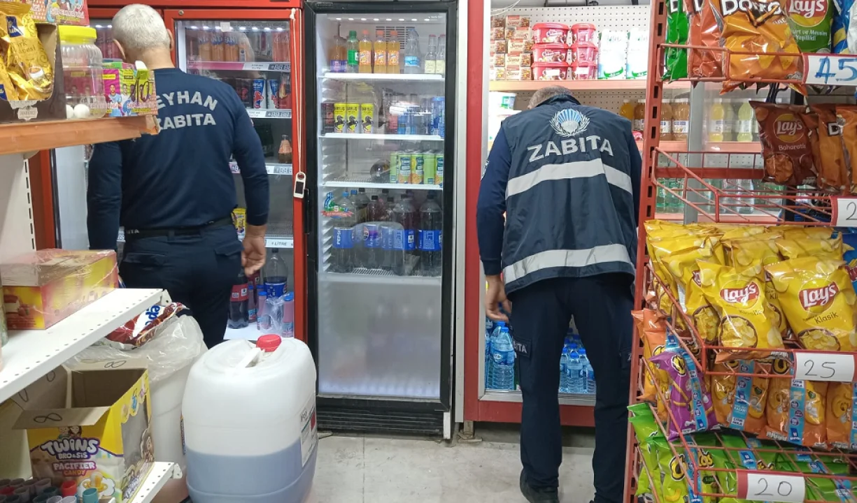 Ceyhan’da Markete Tarihi Geçmiş Ürün Denetimi: Ürünler İmha Edildi