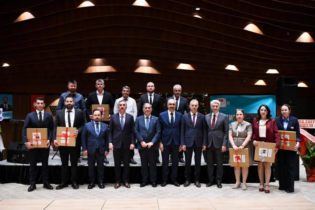 Sarıçam Belediyesi Öğretmenleri Onurlandırdı: Uludağ’dan Duygulu Konuşma