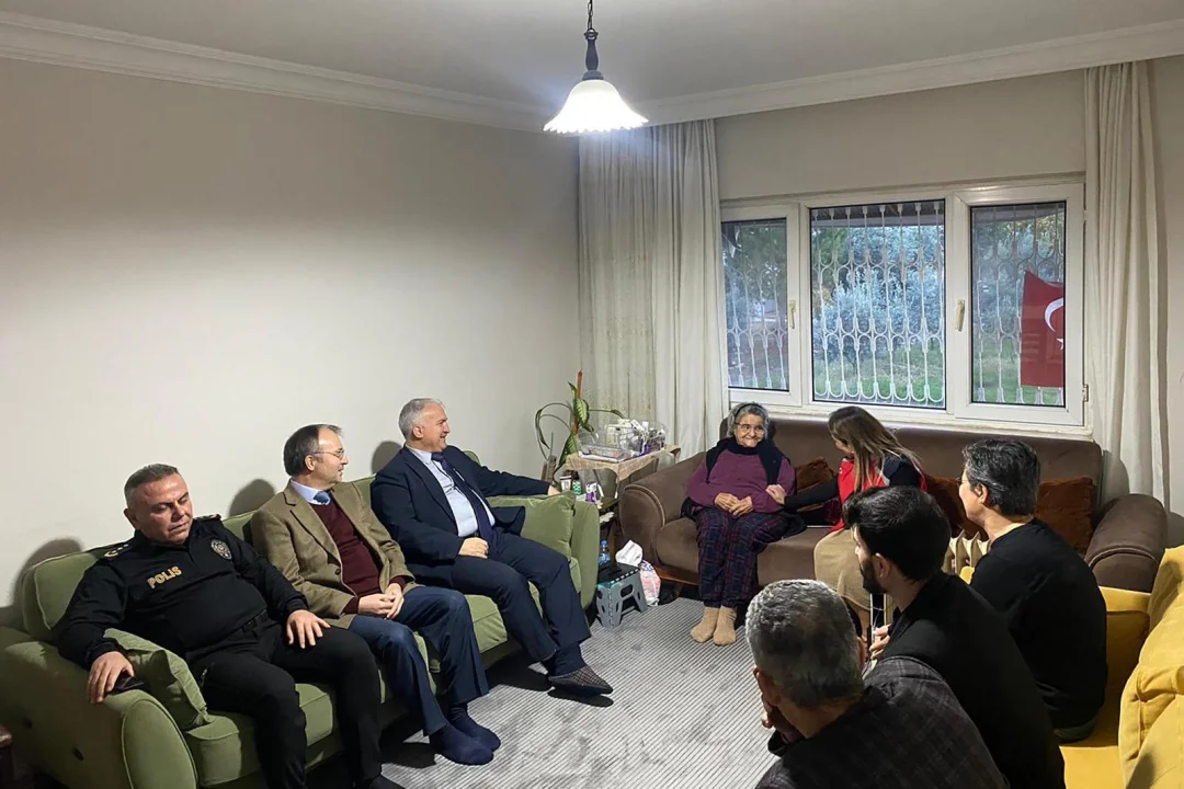 Kaymakam Kurtyemez, Şehit Polis Şan’ın Ailesini Yalnız Bırakmadı