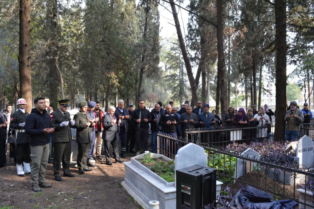 Asri Mezarlıkta Kore Gazisi İçin Hüzünlü Veda