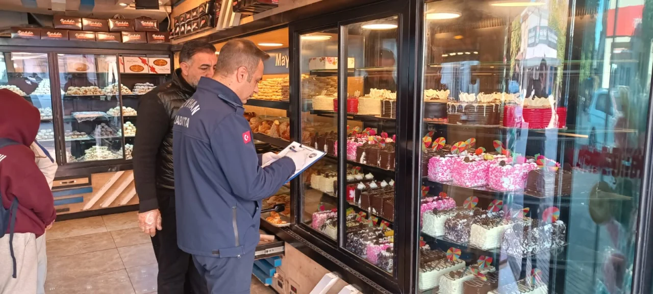 Yeni Yıl Öncesi Ceyhan’da Güvenli Alışveriş Seferberliği