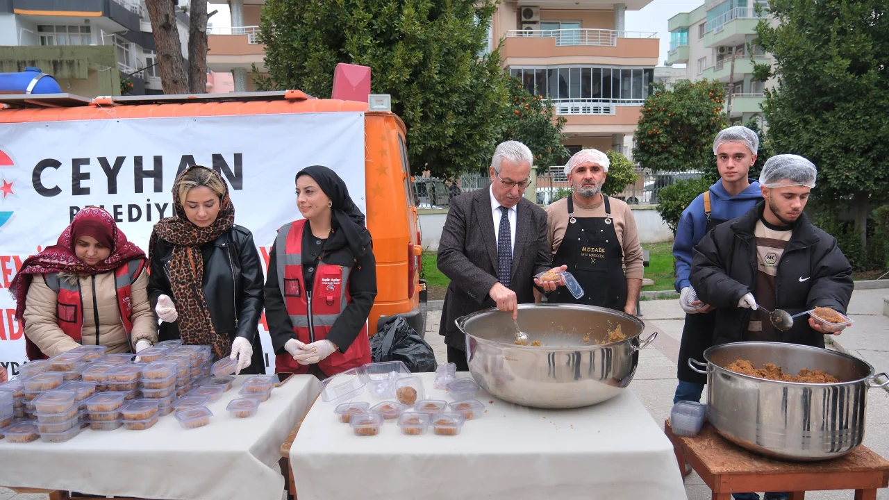 Ceyhan Belediyesi’nden 6 Şubat Depremleri Anısına Helva İkramı