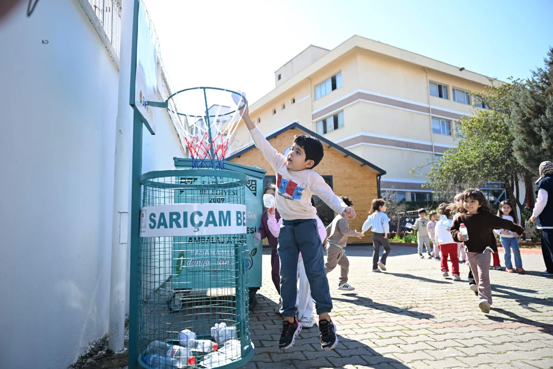 Başkan Bilal Uludağ’dan Çevreci Hamle: Çocuklar Hem Yarışıyor Hem Doğayı Koruyor