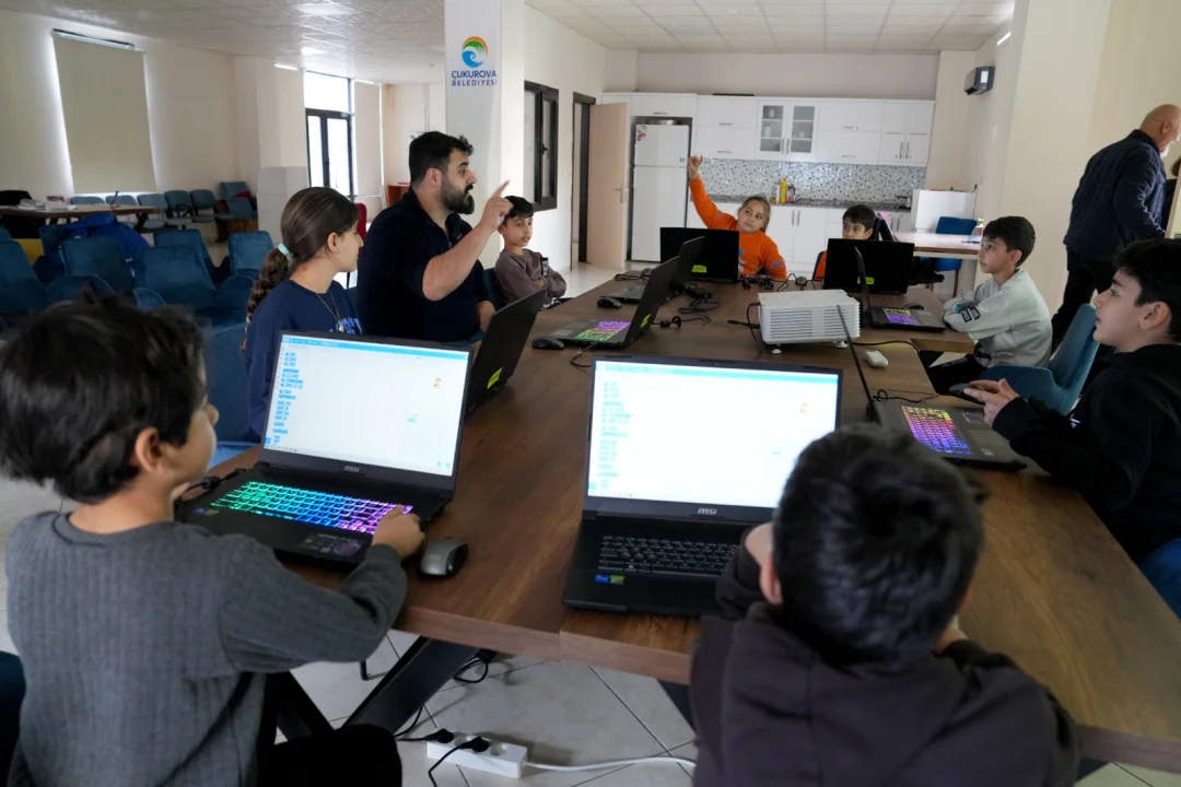 Başkan Kozay’dan Gençlere Teknoloji Müjdesi: Üreten Bir Nesil Hedefleniyor