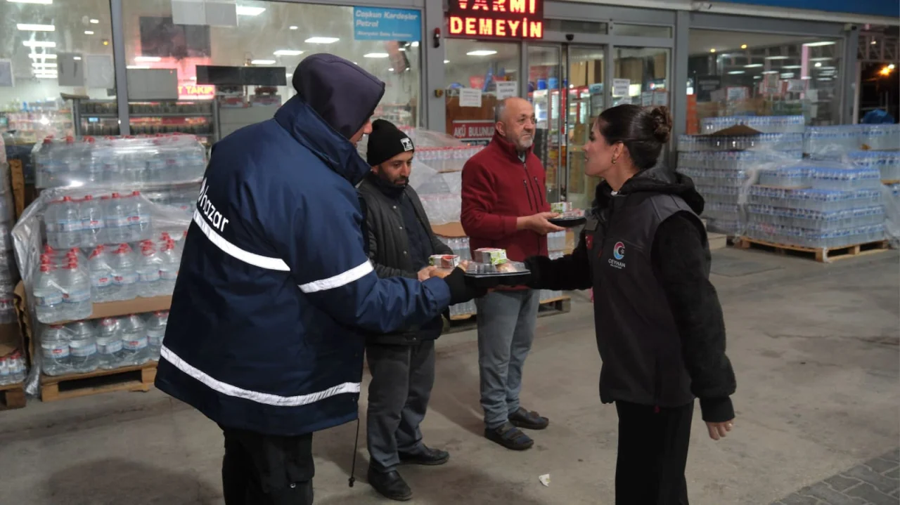 Sahurda Dayanışma Rüzgarı: Başkan Vekili Yıldız Esnafın ve Çalışanların Yanındaydı